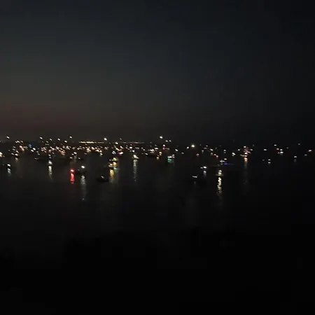 Comme Sur Un Bateau, T2, Vue Sur Mer, Terrasse,